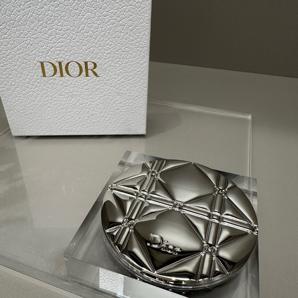 DIOR LIMITED EDITION METAL CANNAGE COMPACT MIRROR. NIB - Picture 2 of 6